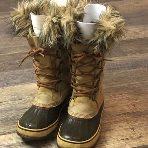 Sorel Joan of Arctic winter boots size 9 great condition